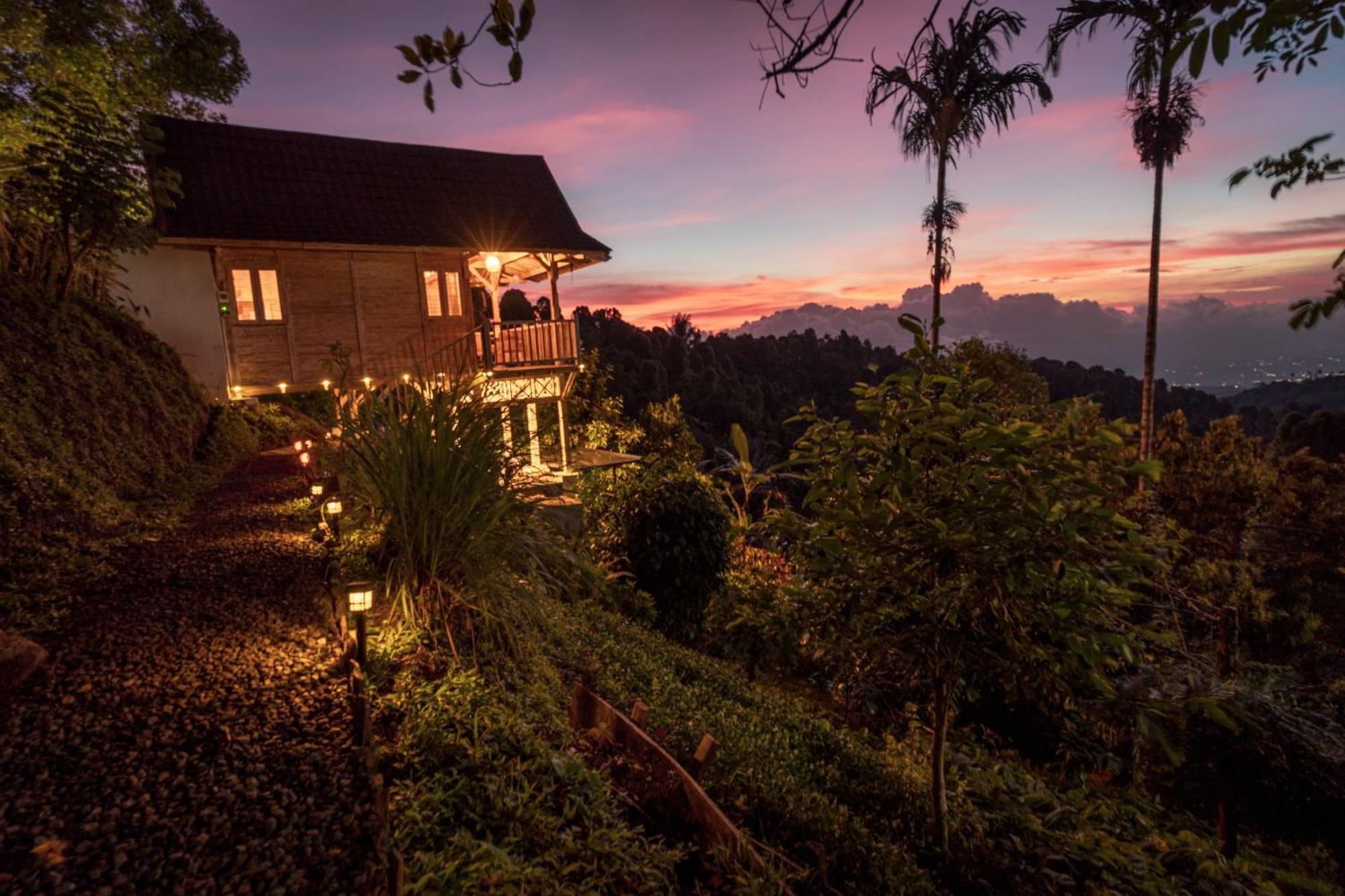 Gobleg  Garden Terrace Bali Bed & Breakfast エクステリア 写真
